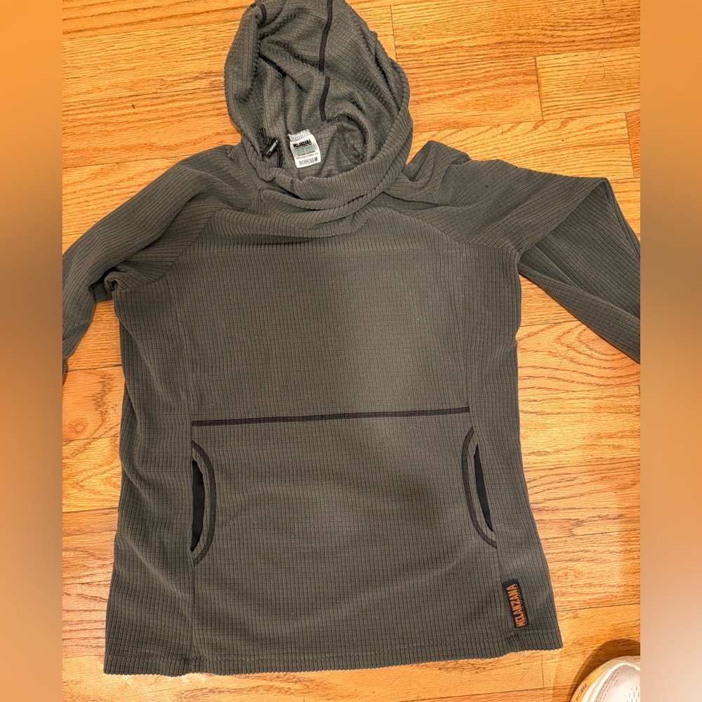 Women’s medium Melanzana in gray